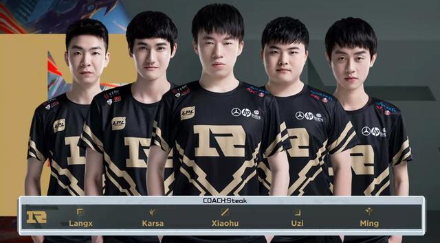 场上气氛紧 场上气氛紧