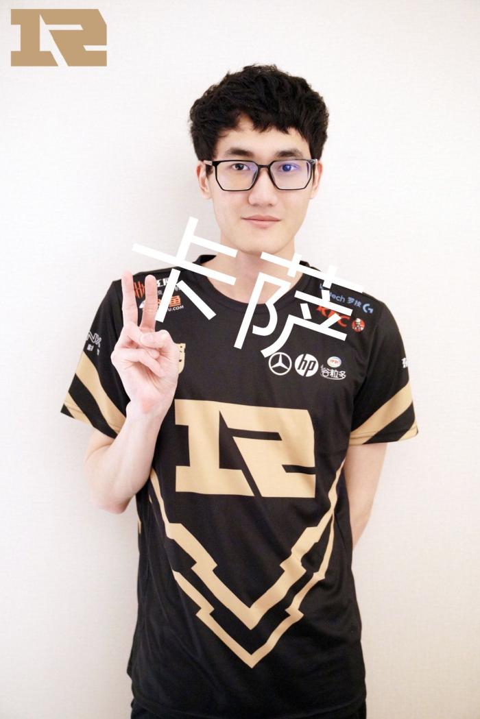 的激烈角逐 的激烈角逐